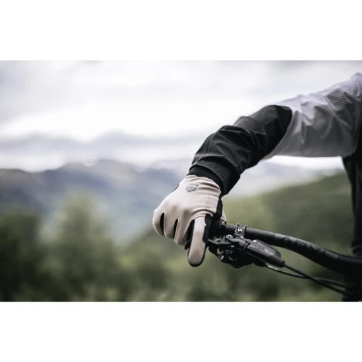 Hestra Windstopper Tracker - 5 Finger Bike Gloves - Black/black -Comfortable Sportswear hestra windstopper tracker 5 finger bike gloves black black 8 1552682