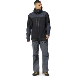 Norrona Trollveggen Gore-Tex Pro Light Jacket Men - Caviar/Cool Black -Comfortable Sportswear norrona trollveggen gore tex pro light jacket men caviar cool black 2 1464822