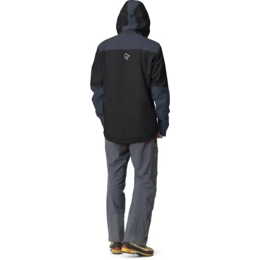 Norrona Trollveggen Gore-Tex Pro Light Jacket Men - Caviar/Cool Black -Comfortable Sportswear norrona trollveggen gore tex pro light jacket men caviar cool black 3 1464823